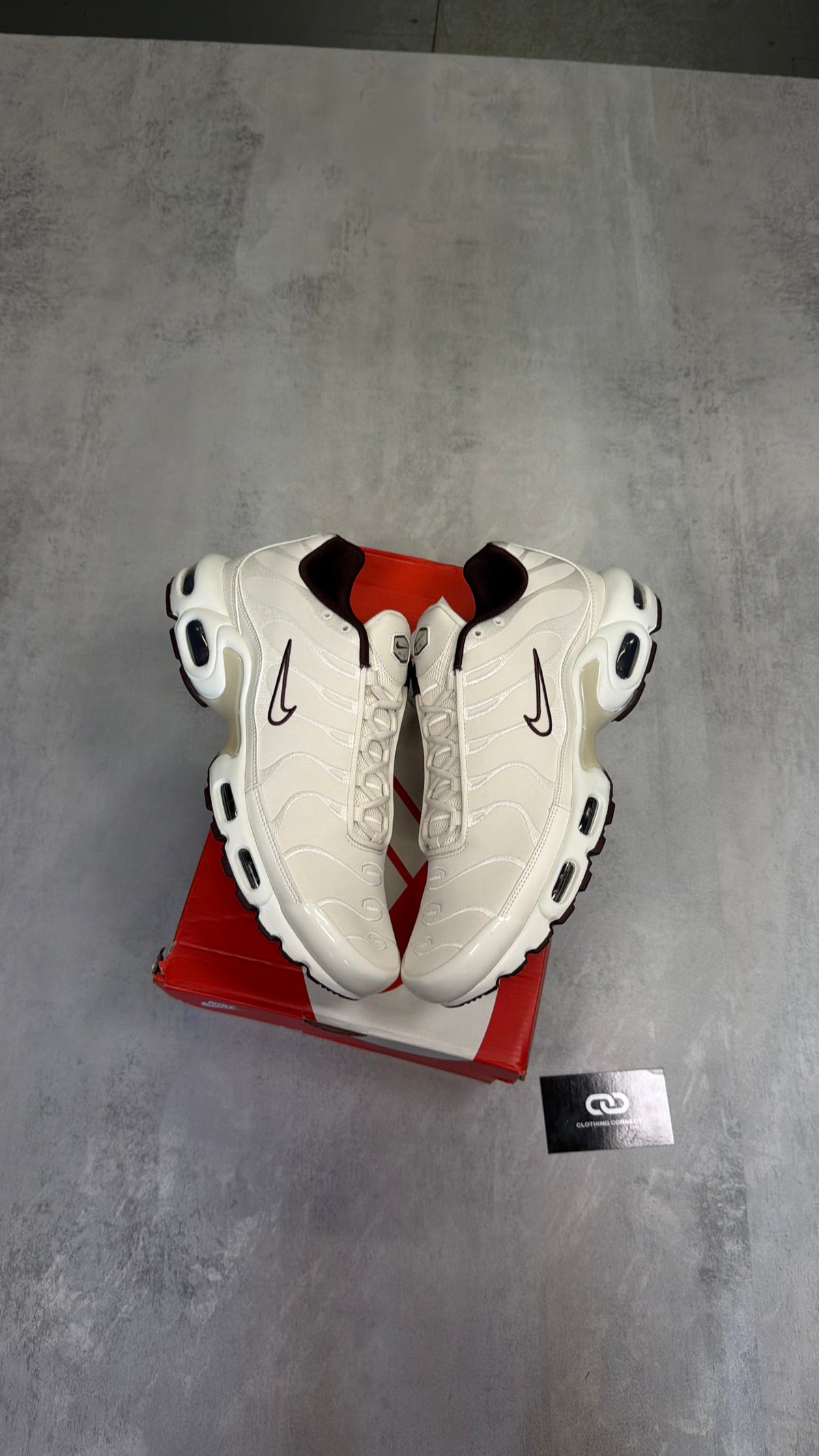 Nike Air Max TNs 'White, Burgundy'