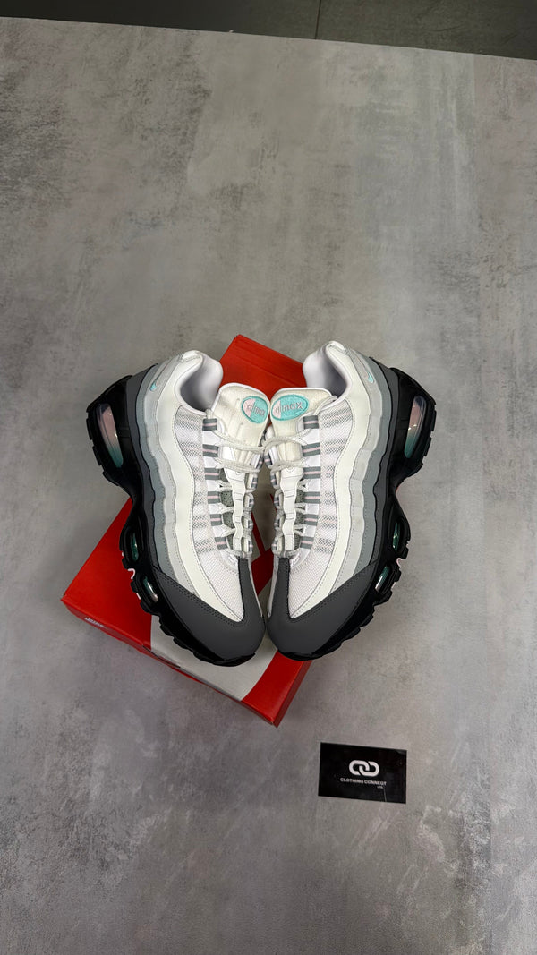 Nike Air Max 95 'Pink Apple'