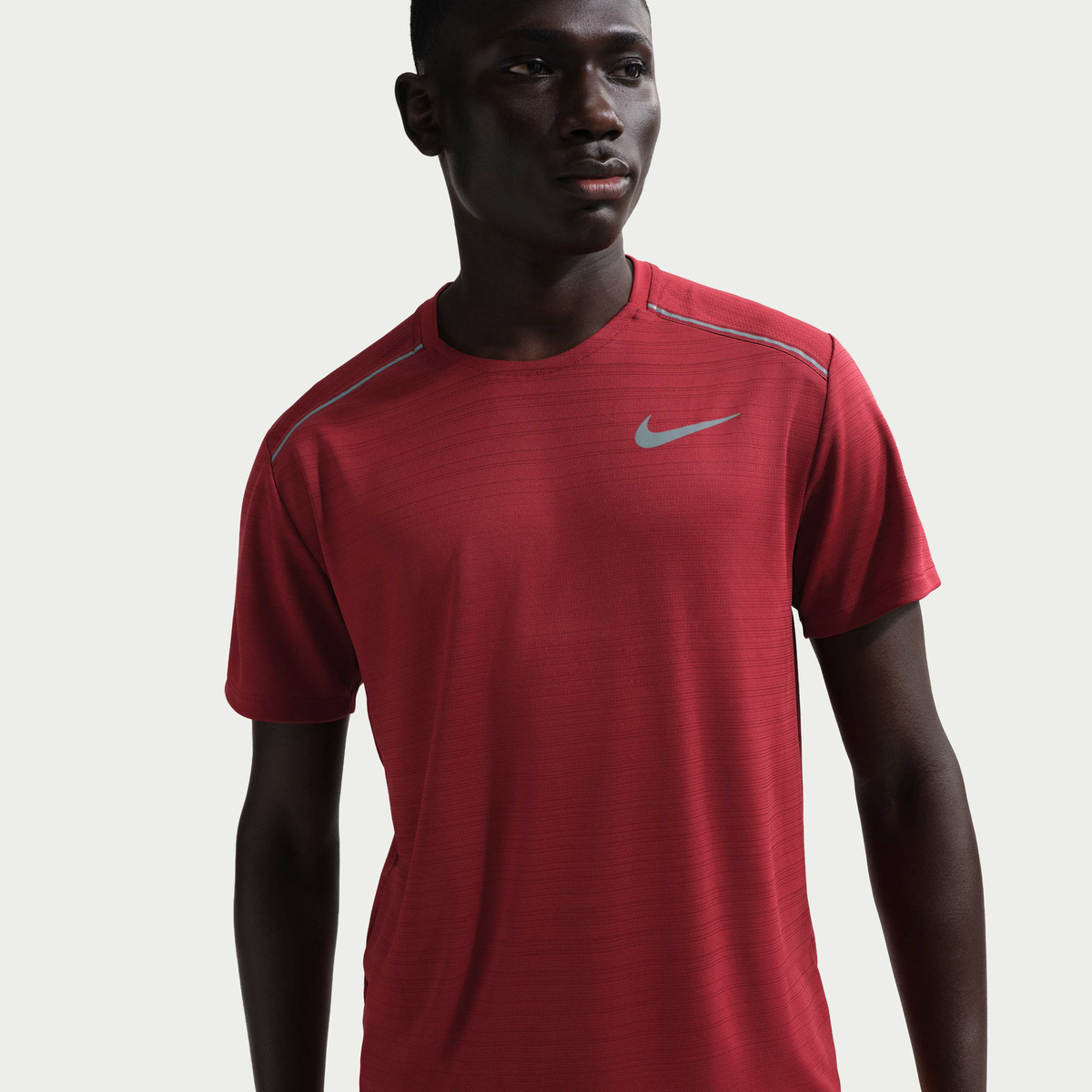Nike MILER 1.0 T-SHIRT - BURGUNDY RED