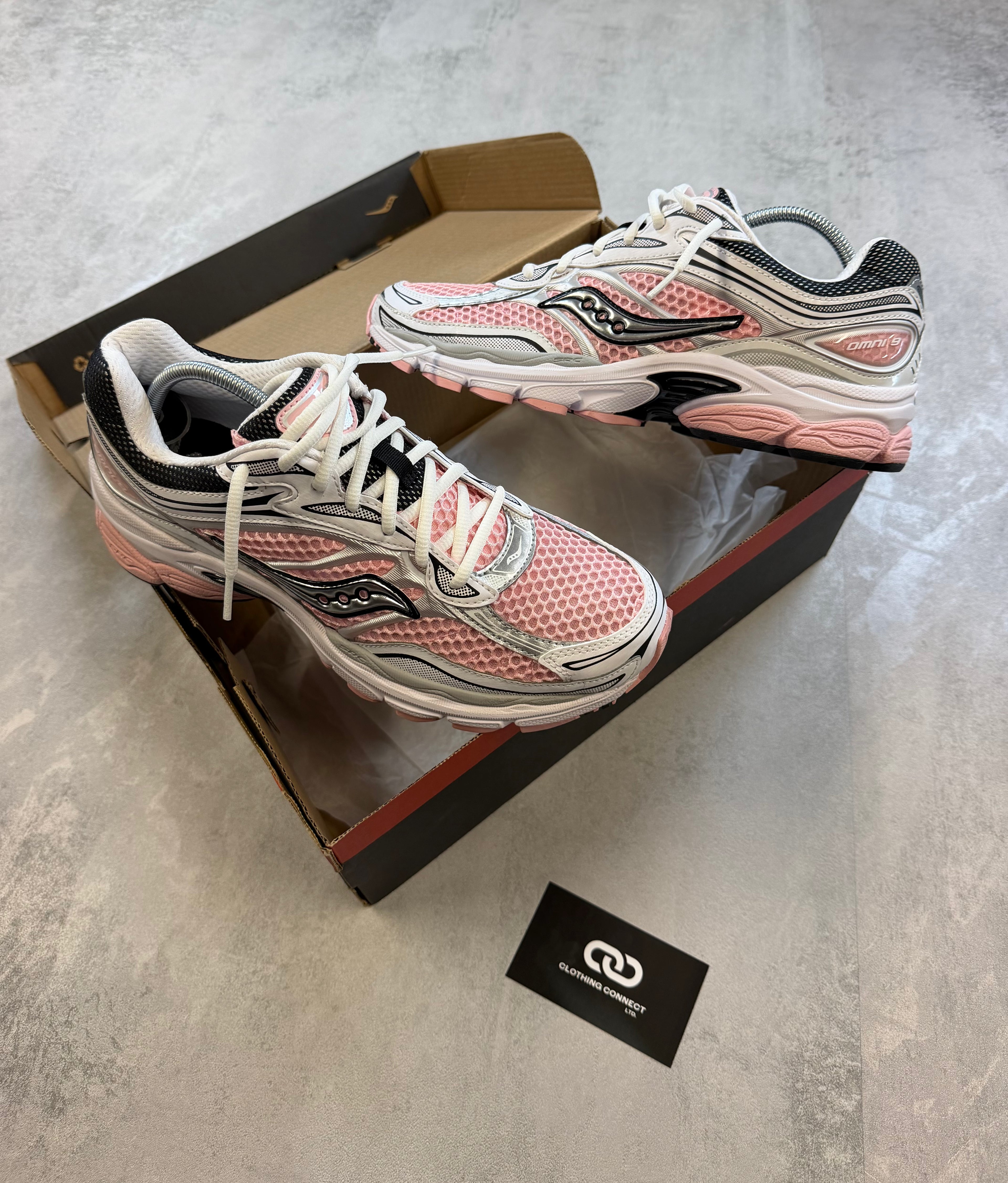 Saucony Progrid Omni 9 white touch