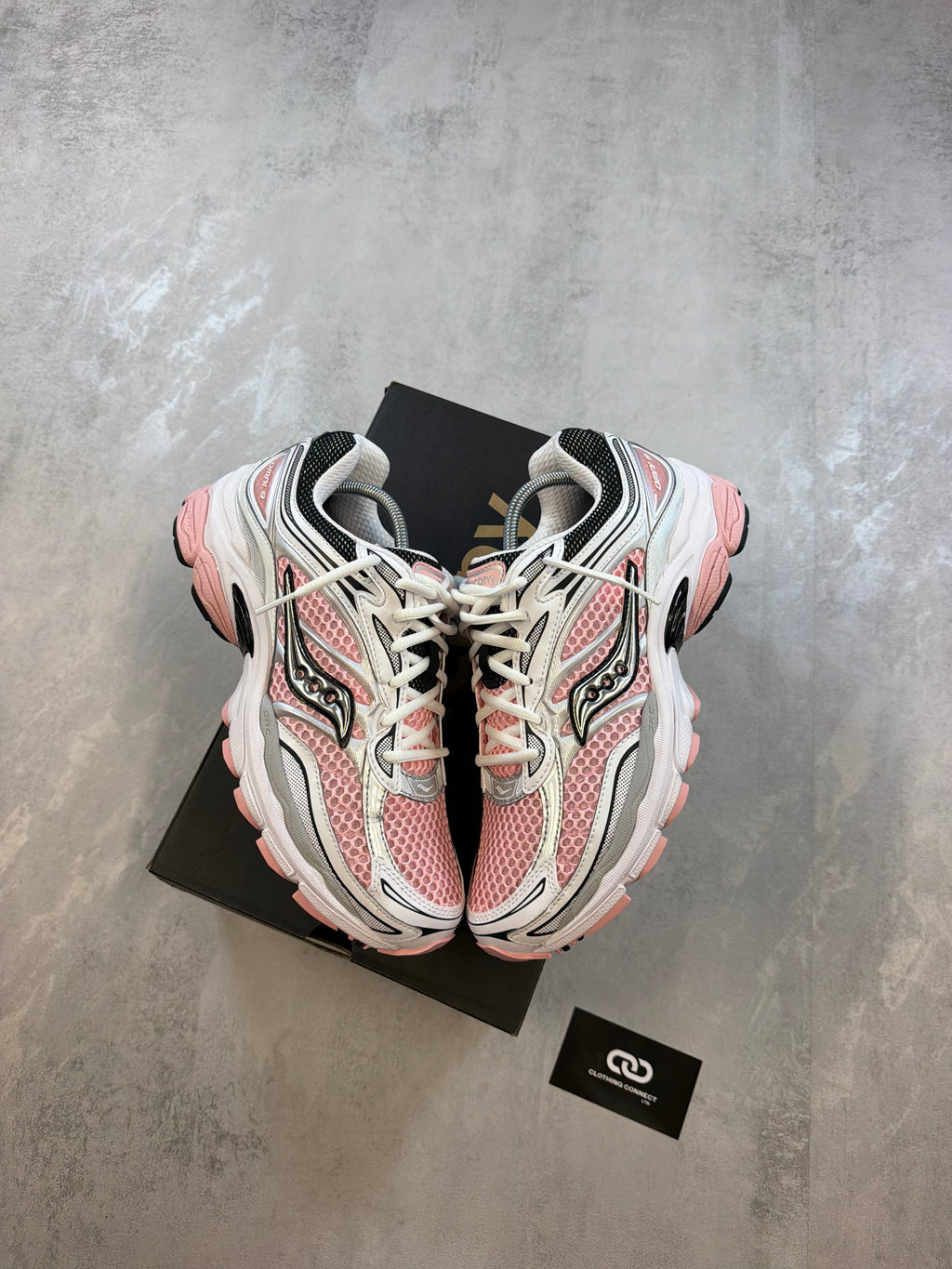 Saucony Progrid Omni 9 white touch