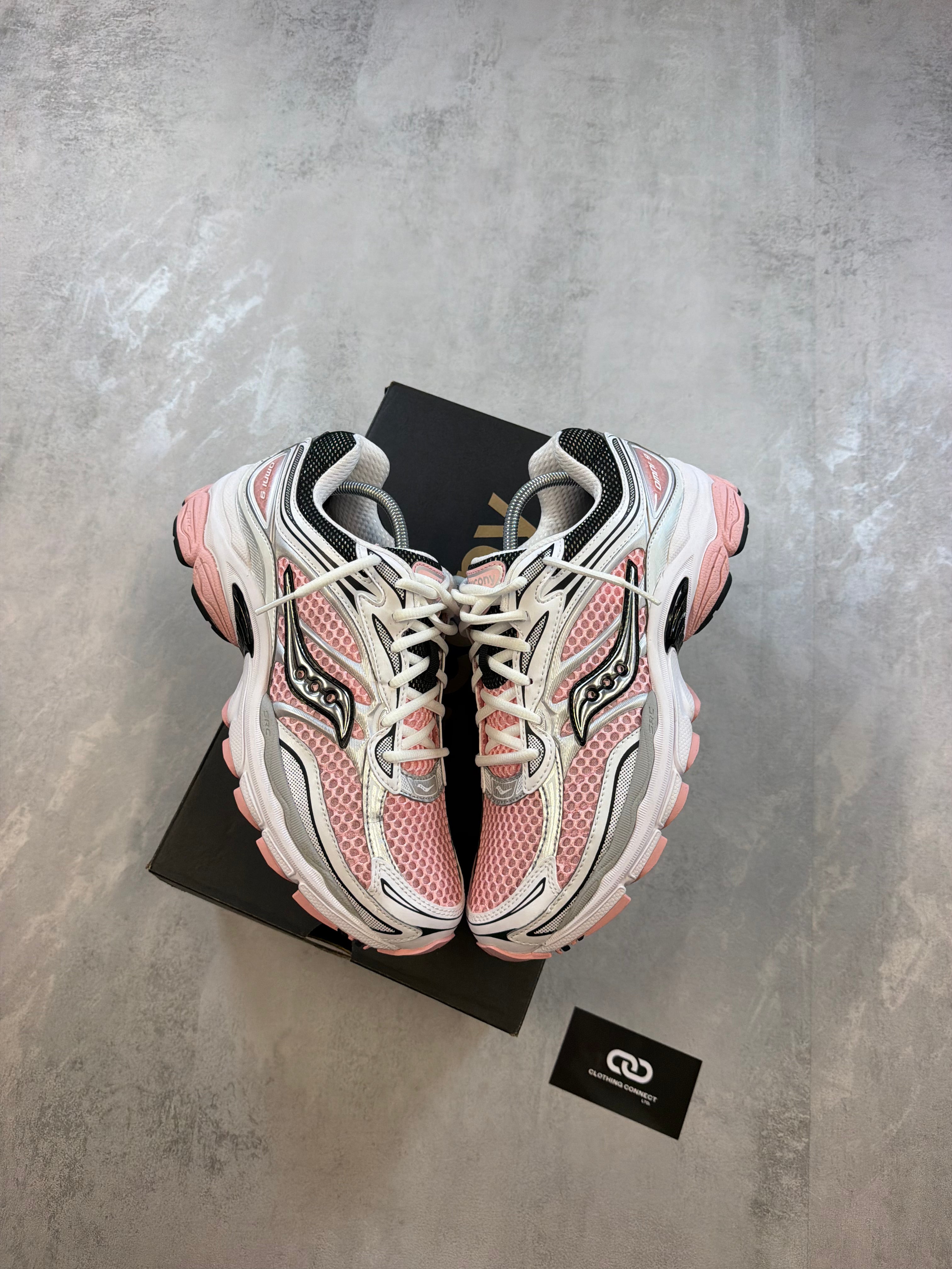 Saucony Progrid Omni 9 white touch